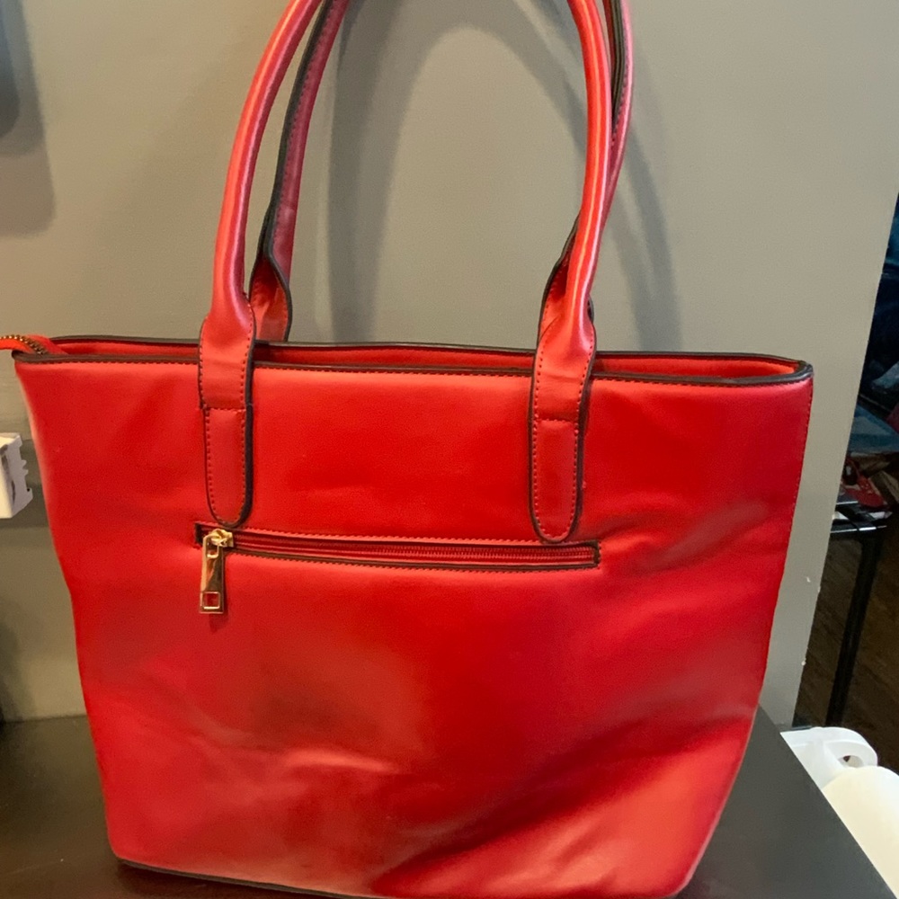 Nice red tote